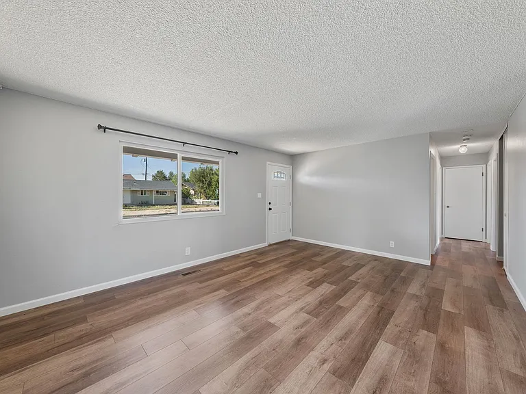 2565 Pequop St — Photo 36