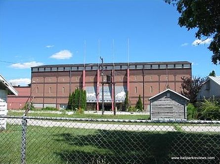 1st image of 2701 E Genesee Ave