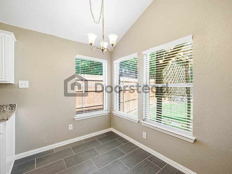 4909 Mountain Ridge Ln — Photo 12