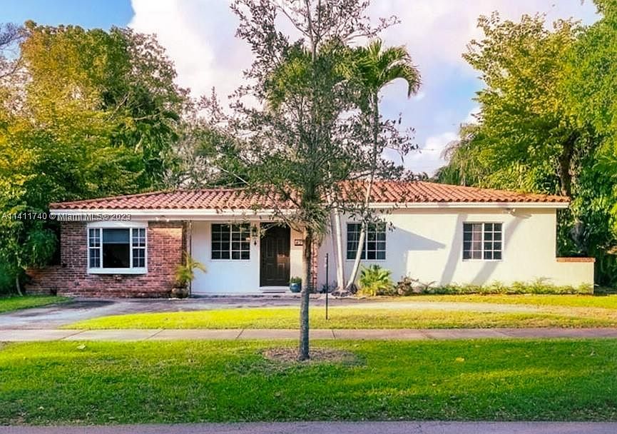 1st image of 421 Amalfi Ave