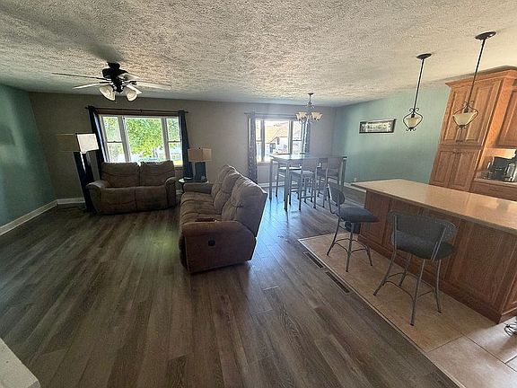 4th image of 1009 27th Avenue Ct