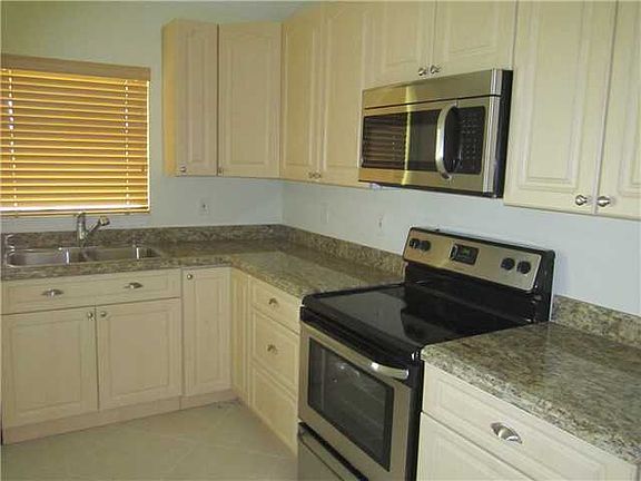 4th image of 18770 N 48th Avenue