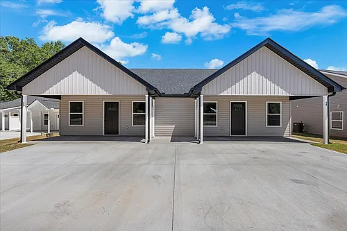 Arlington Townes Modern 3-Bedroom Townhomes in Greer, SC Photo 1