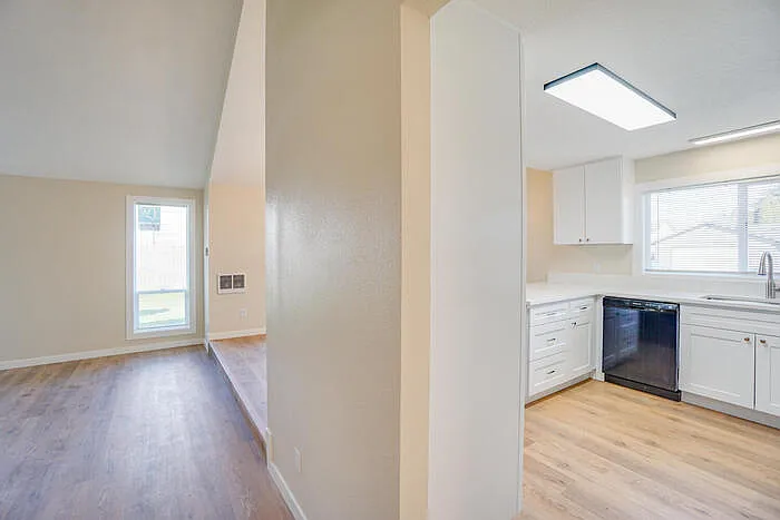 816 SE Olympia Dr — Photo 14