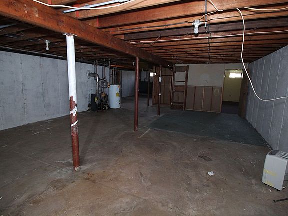 5th image of 1051 New Rock Hill Rd