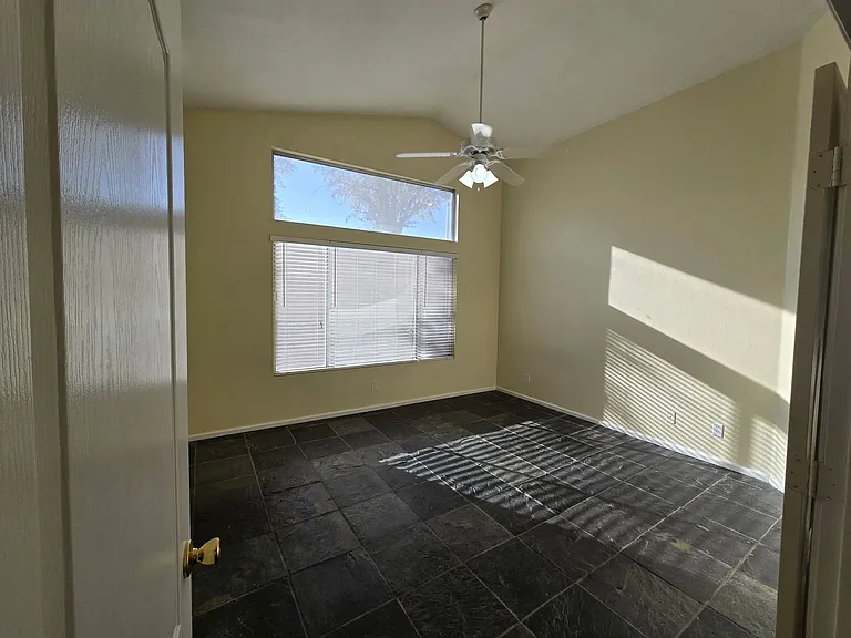 2417 Bloomington Dr — Photo 14