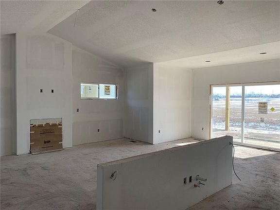 5th image of 493 Bella Vista Ct