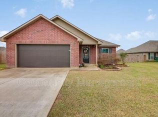 28456 Mila Ct, Ponchatoula, LA 70454