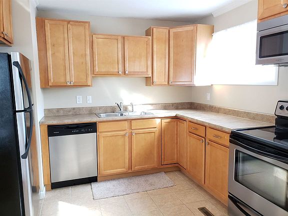 5th image of 4028 Woodvale Dr
