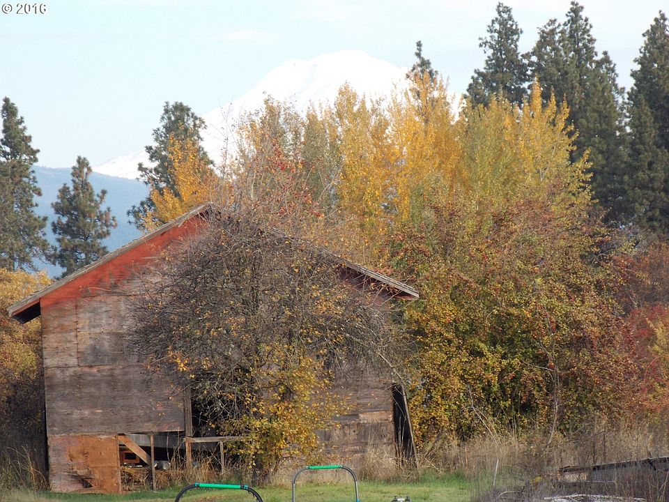 2nd image of 3858 Portland Dr