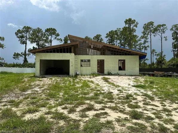 2904 E 12th ST, LEHIGH ACRES, FL 33972
