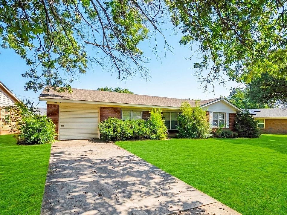 1st image of 4607 Mistletoe Dr