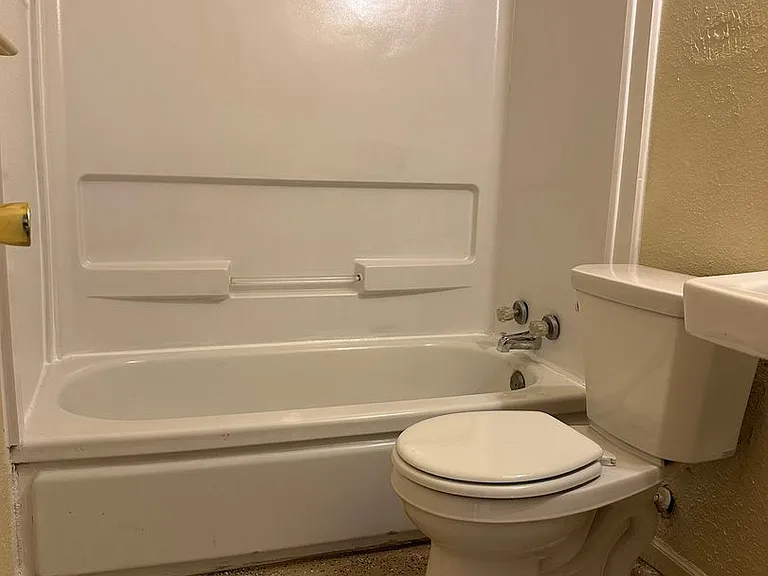 3413 SW Brendan Ave — Photo 3