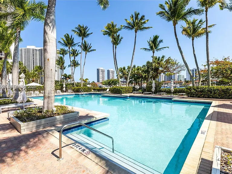 3640 Yacht Club Dr #1903 — Photo 31