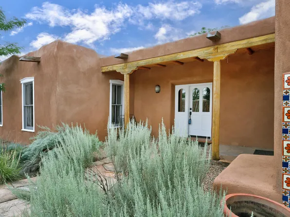 250 Camino Arco Iris, Corrales, NM 87048