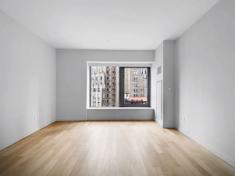 75 Wall St #31J — Photo 5