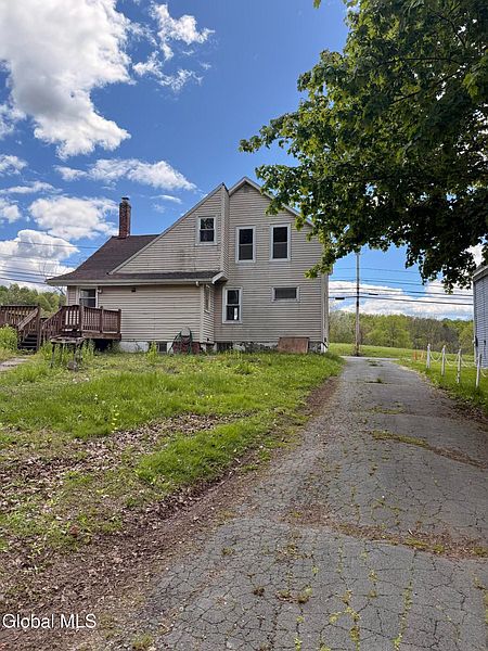 2nd image of 1091 Hoosick Road