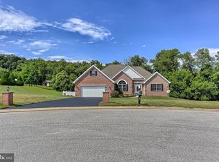 939 Amy Ln, Spring Grove, PA 17362