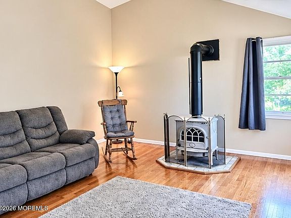 2nd image of 9 Orchard Avenue E