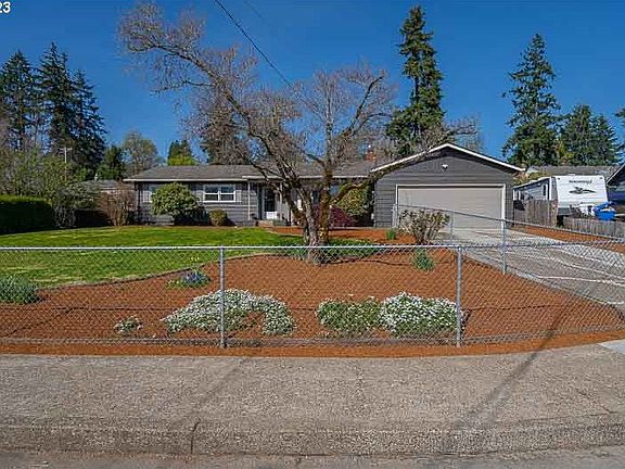 2nd image of 3847 Shaniko Way SE