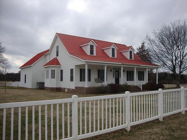 1st image of 2743 Twin Oak Dr