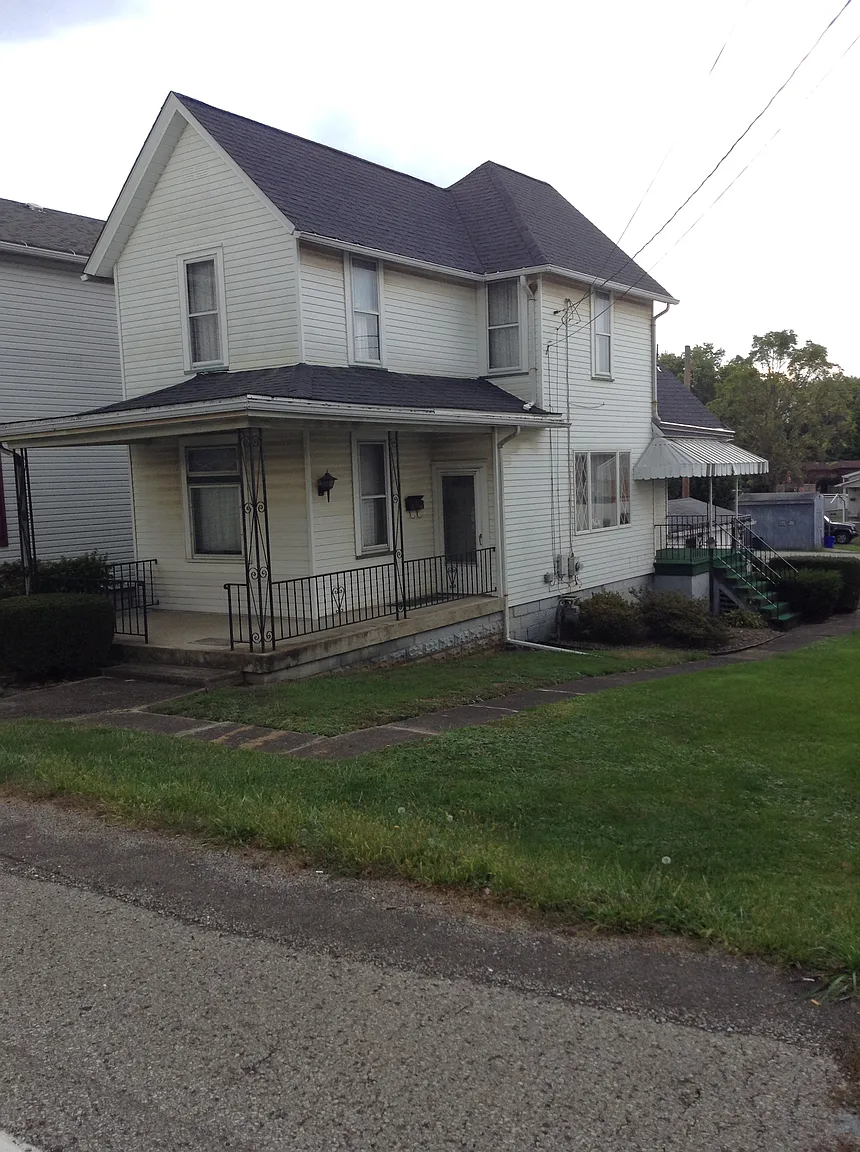 1349 Fayette Ave photo 1