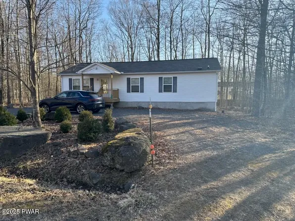 6126 Chickasa Dr, Pocono Lake, PA 18347