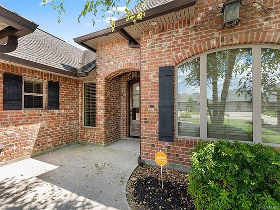 3rd image of 1021 Richmond Cir