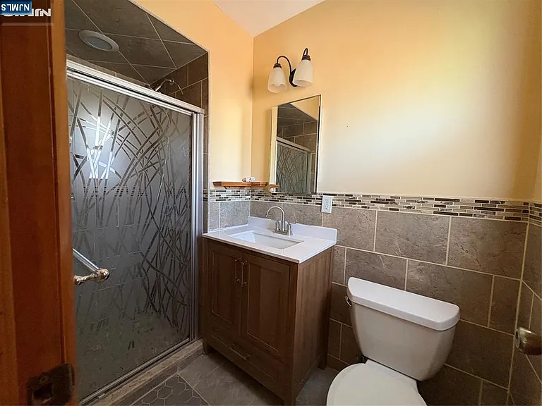 458 Lawn Ave #2 — Photo 9