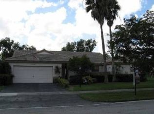 15660 Huntridge Rd, Davie, FL 33331