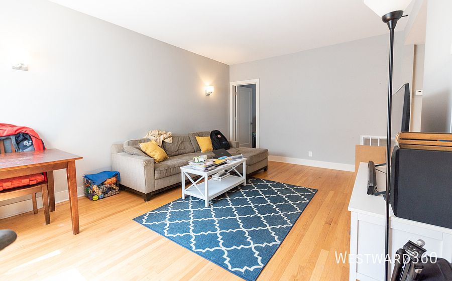 1st image of 2032 W Berwyn Ave Unit 3