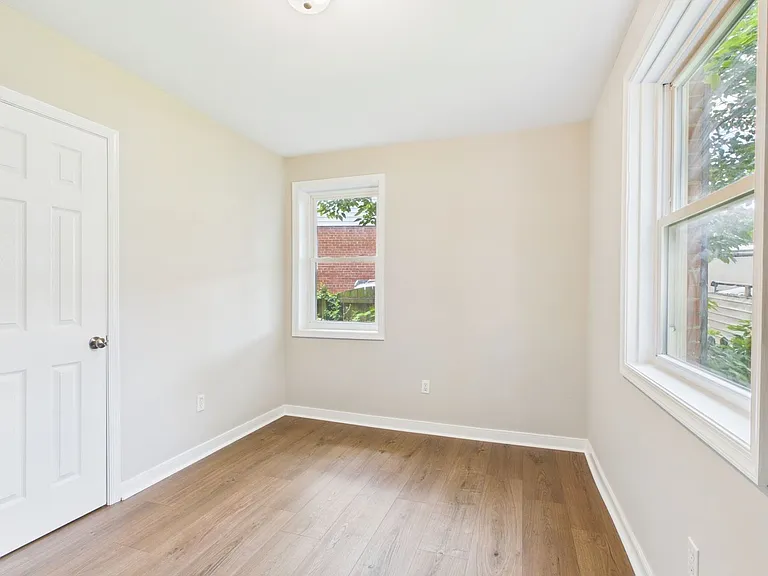 2313 National St — Photo 29