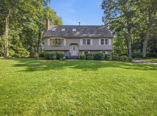 99 Overlook Dr, Raynham, MA 02767