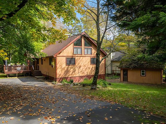 2nd image of 16 Highpoint Dr
