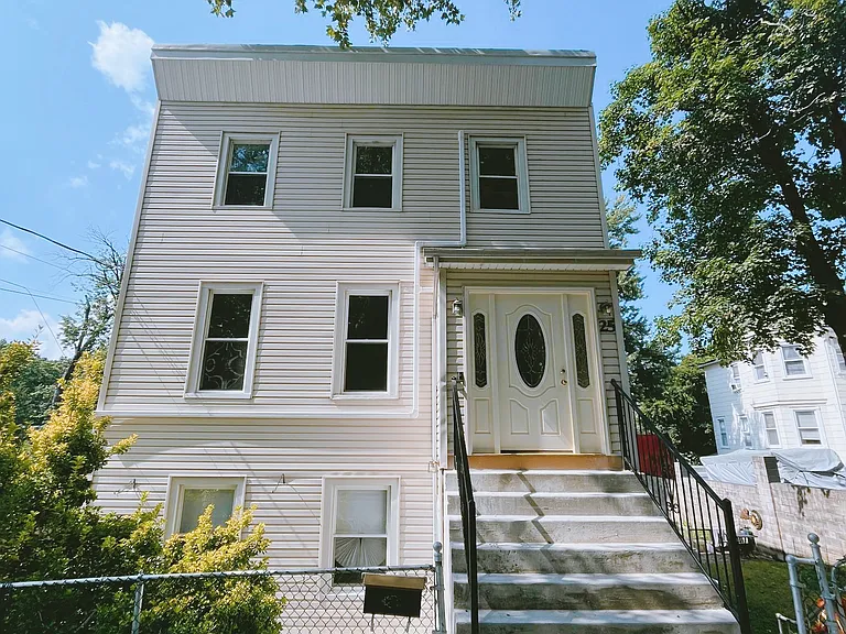 25 Cassidy Pl #2 — Photo 1