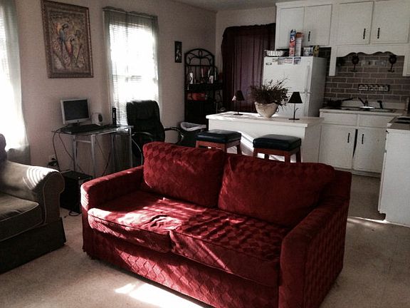 5th image of 387 Brannen St