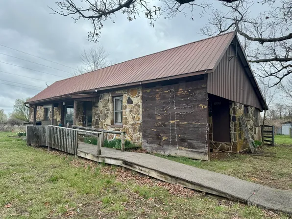 7328 N Farm Road 203, Strafford, MO 65757