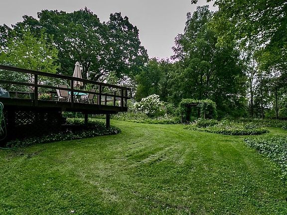 5th image of 232 Salt Springs St