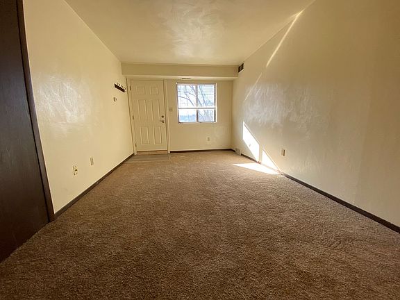 2nd image of 1333 Hunter Rd APT 18
