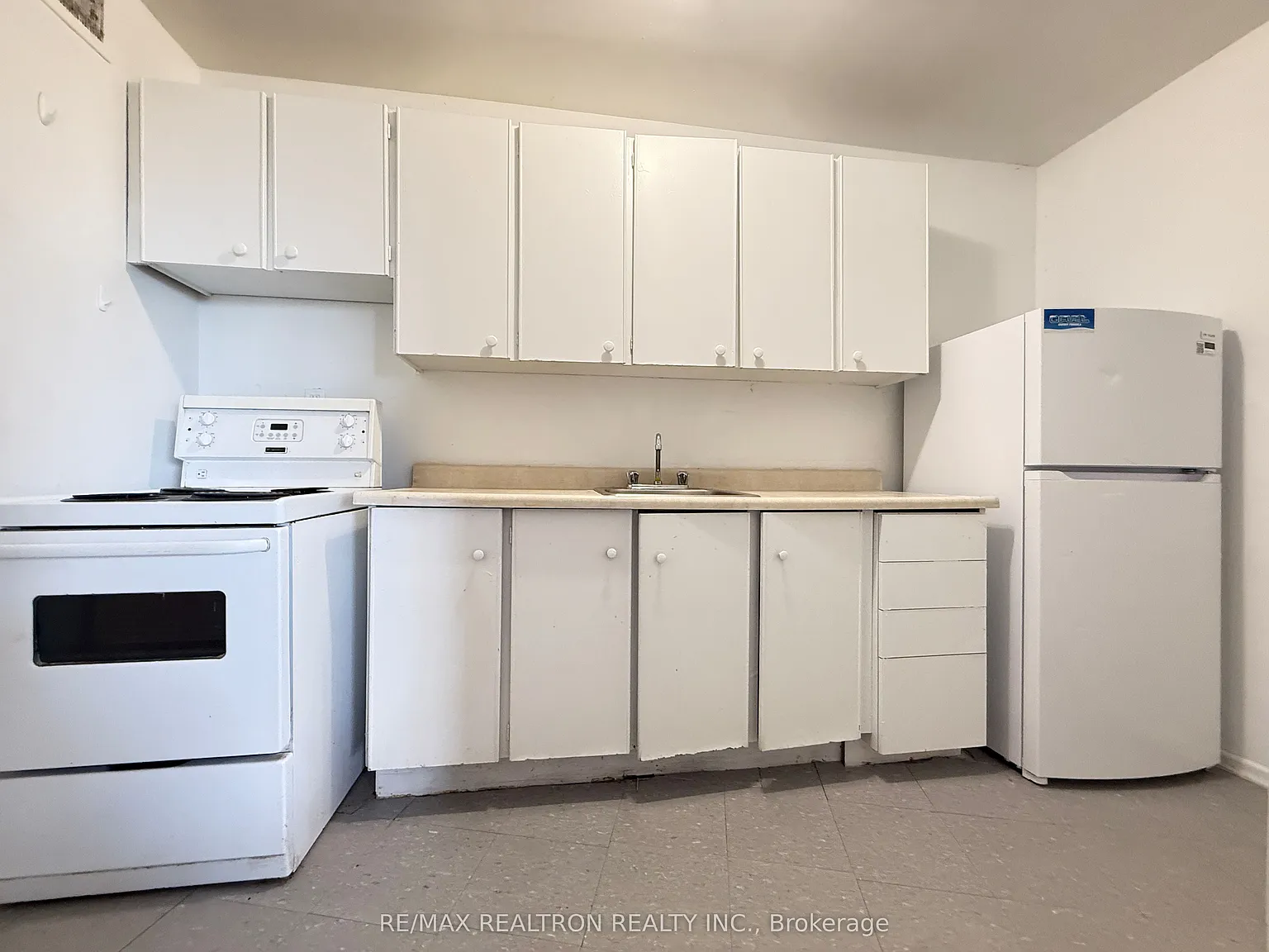 Studio, $1,595 — Photo 3