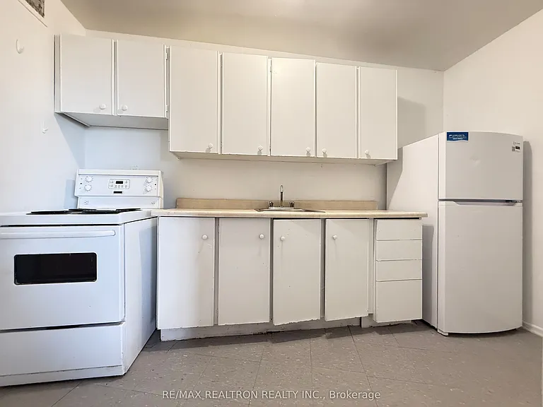 500 Dawes Rd #610 — Photo 3