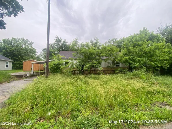 135 Spring St, Charlestown, IN 47111