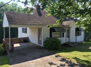 716 Stultz Rd, Martinsville, VA 24112