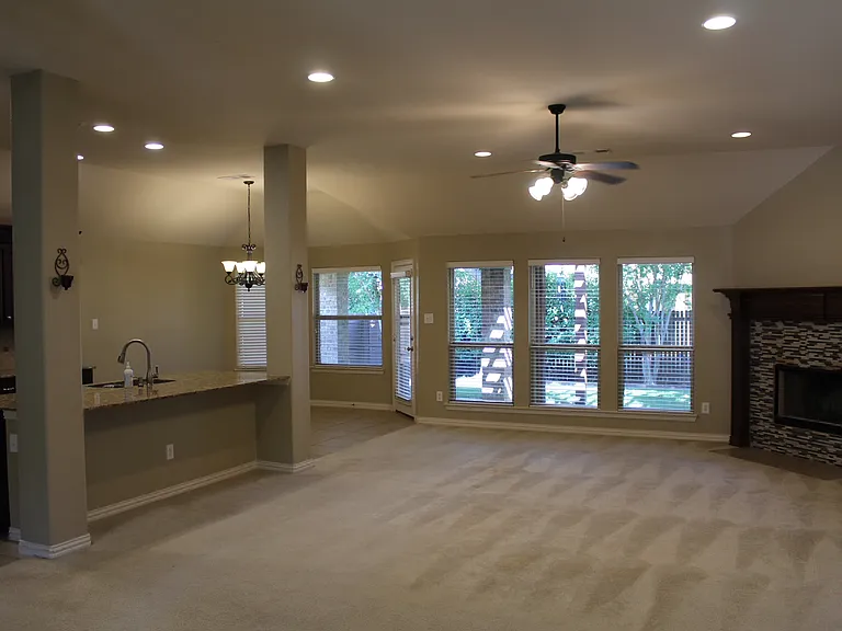 8100 Mountain Cedar Dr — Photo 4