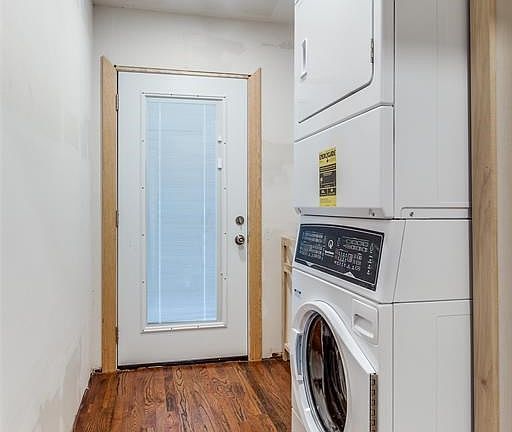 3rd image of 8814 Forest Hills Blvd