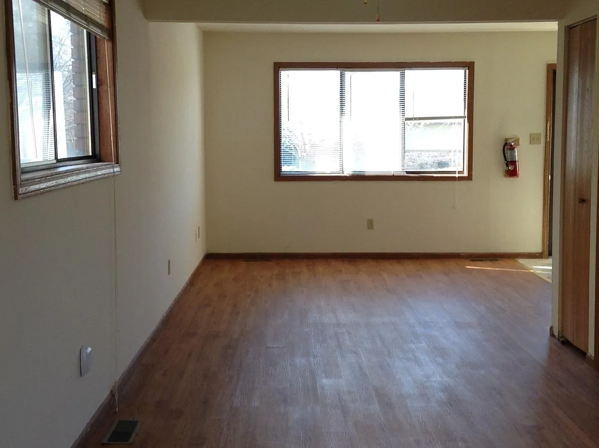 3 bed, 1.5 bath, 1288 sqft, $1,700 — Photo 1