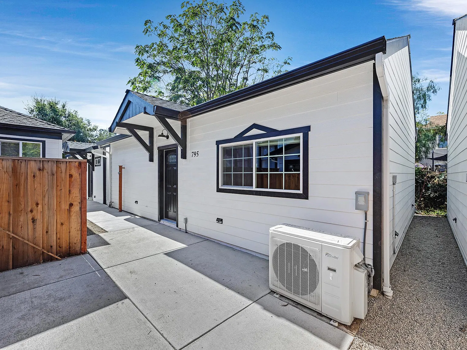 795 S L St — Photo 1