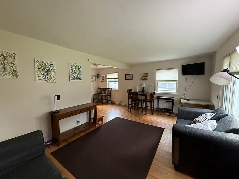 10 Stanford Rd — Photo 4