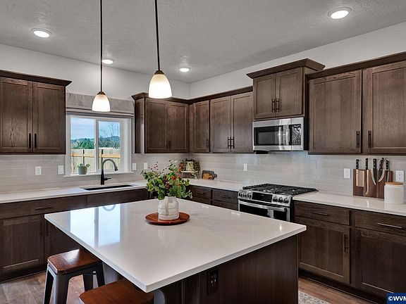 4th image of 772 Deer Creek Way