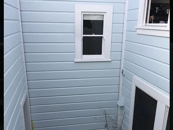 2nd image of 15 Scotland St #B